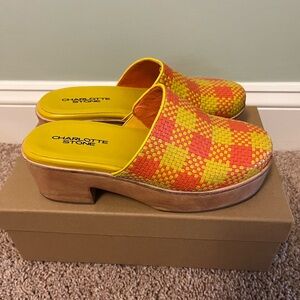 Charlotte Stone Martino Clogs Tangerine Chex Size 8